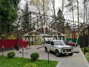 Навес 9,5 х 10 м из металлочерепицы